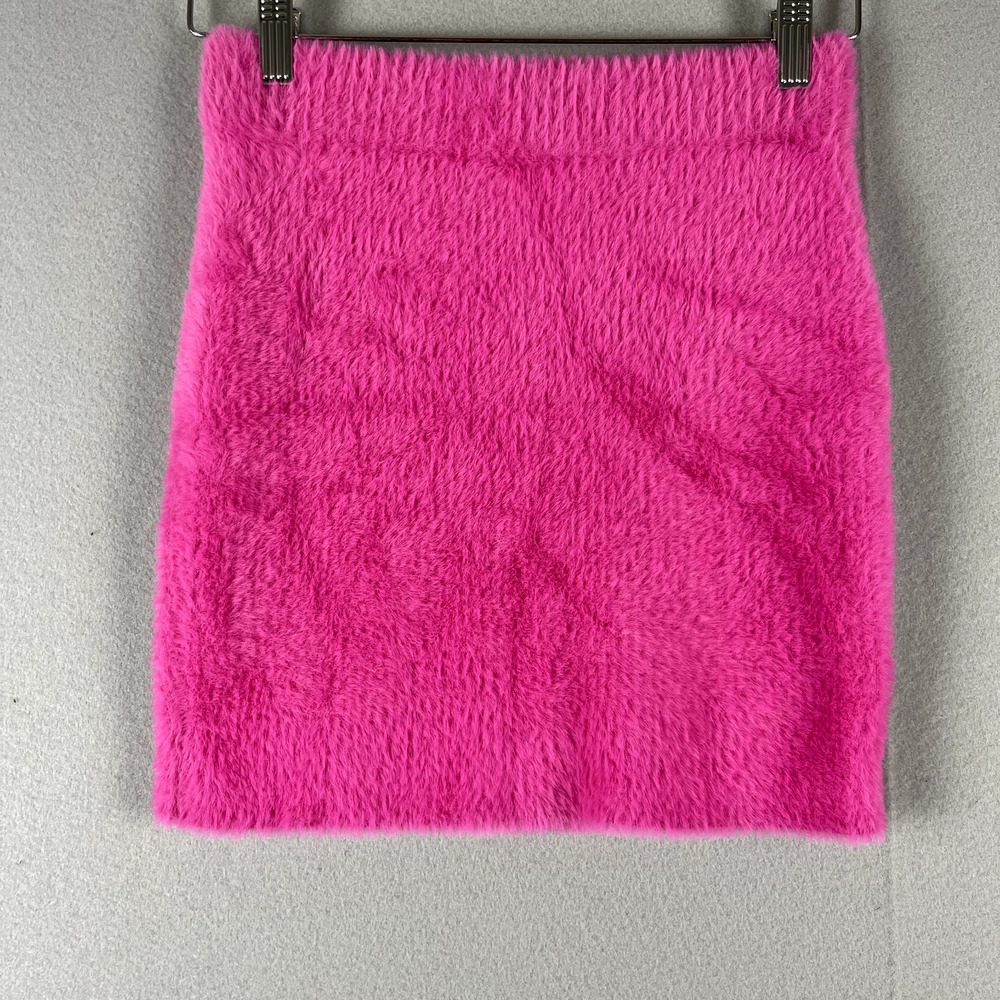 Ser.O.Ya Cody Fuzzy Mini‎ Skirt Womens Medium Pink Soft Textured Pull On NWT